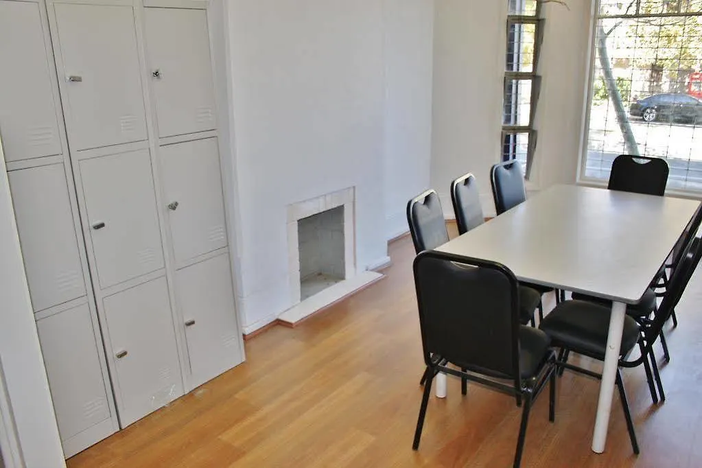 The Hive Hostel - Traveler Friendly, Passport Only Perth Australia