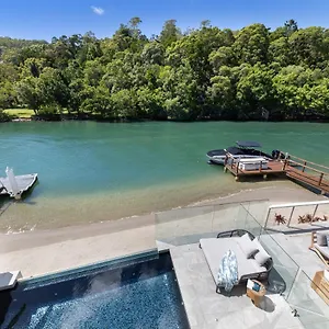 https://33-witta-circle-noosa-heads.hotelssunshinecoast.net
