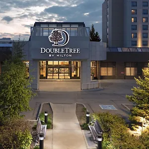https://doubletree-by-hilton-hotel-west-edmonton.edmonton-hotels.net
